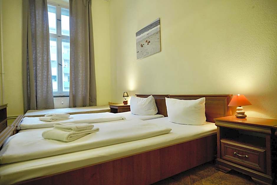 Hotel Pension Bernstein am Kurfürstendamm