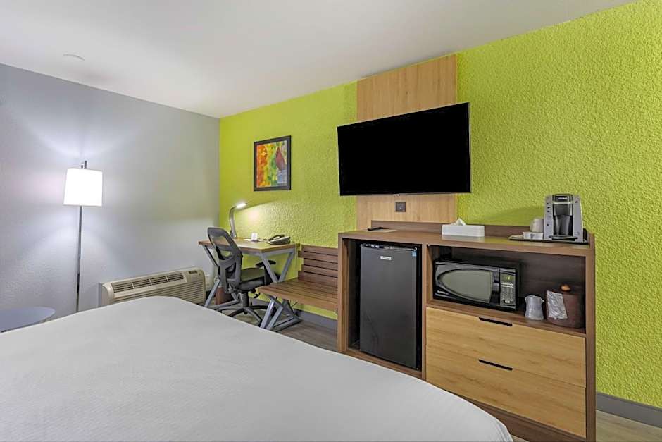 Best Western Plus St. Louis West-Westport