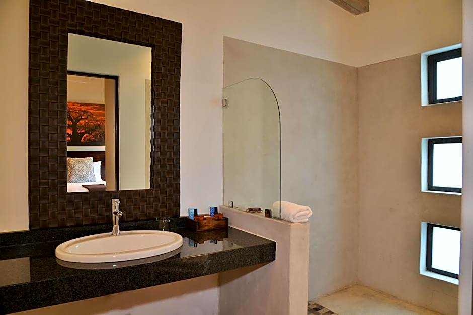 Bushveld Terrace Safari Hotel, Lodge & Spa