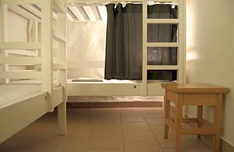 Bed in 4-Bed Mixed Dormitory Room