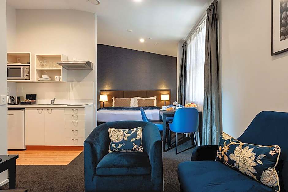 Gilmer Apartment Hotel