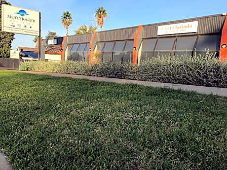 Moonraker Motor Inn