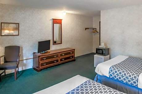 2 Double Beds Senior Room Smoking