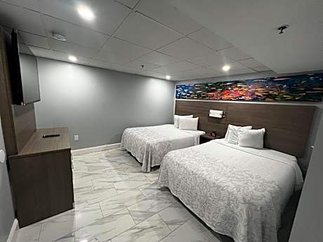 Suite with Two Double Beds Smoke Free