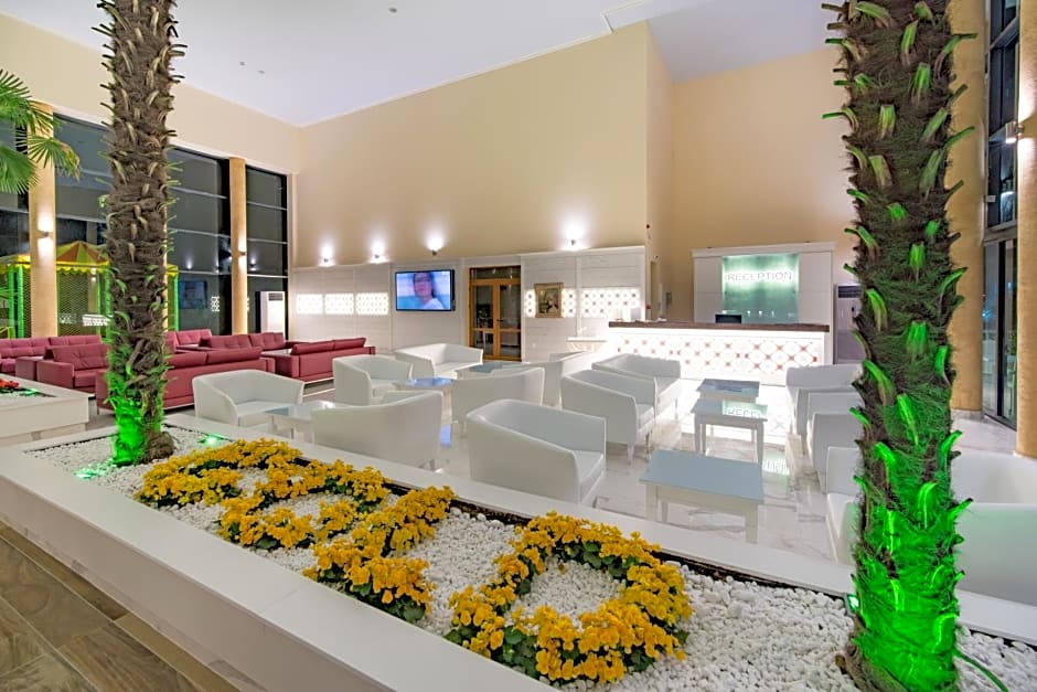 Hotel Perla Beach Luxury - All Inclusive & Free Beach Access