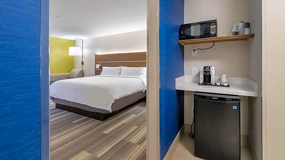 Holiday Inn Express And Suites Marion By IHG