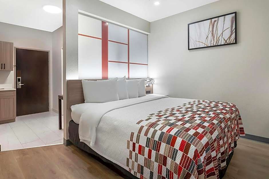 Red Roof Inn & Suites Beaumont