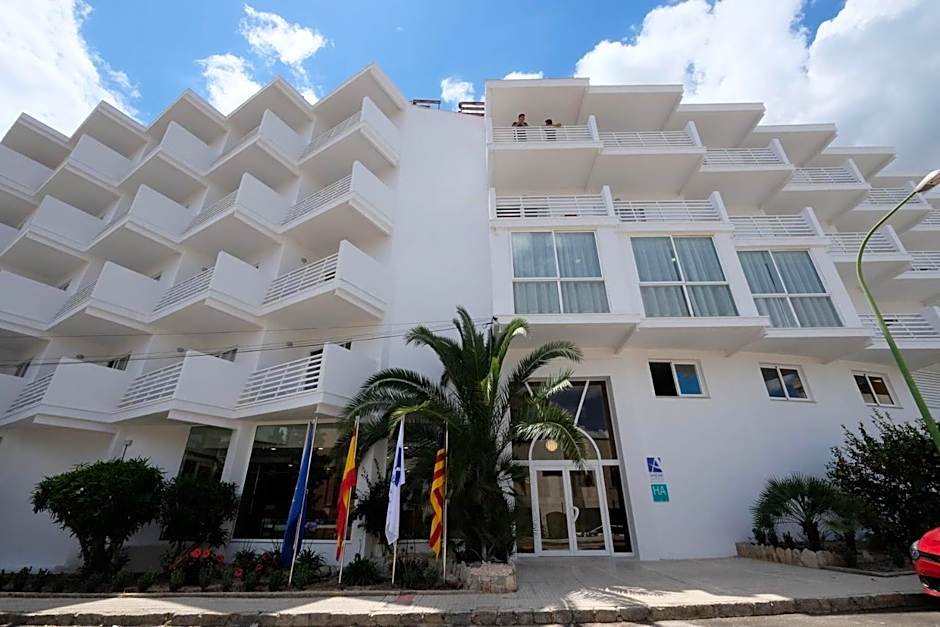 Azuline Hotel Palmanova Garden