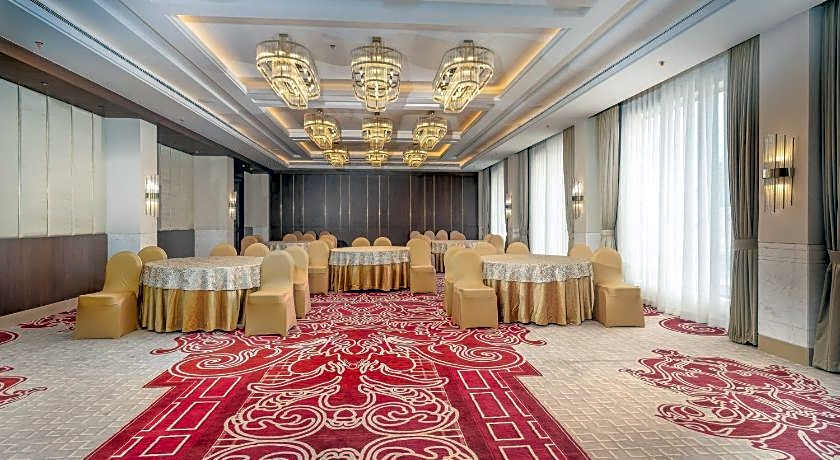 Radisson Collection Hotel & Spa, Riverfront Srinagar