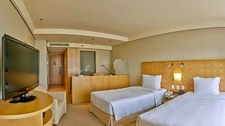 2 Twin Bed Executive Room with Breakfast and Happy Hour at the Executive Lounge