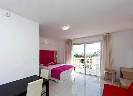 Studio with Sea View