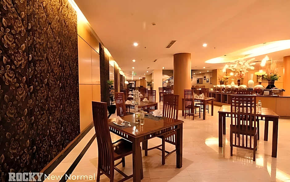 Rocky Plaza Hotel Padang
