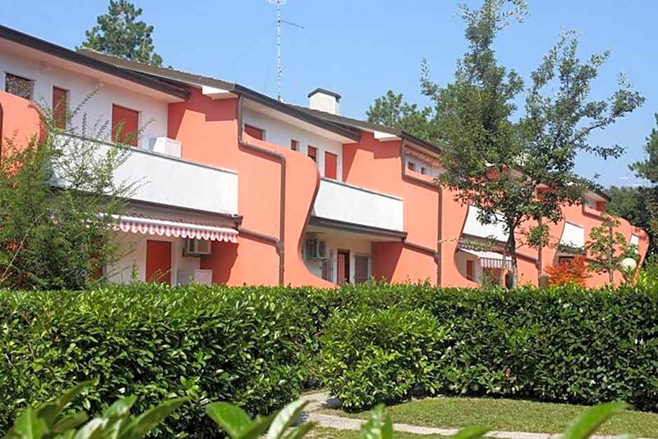 Cozy flat with pools in a holiday village