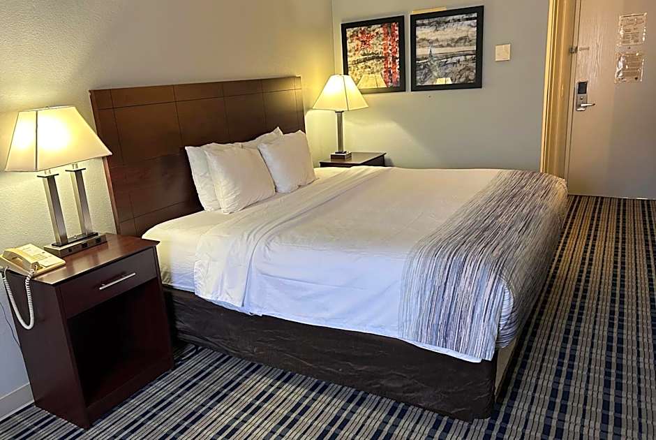 AmericInn by Wyndham Mosinee Central Wisconsin Airport