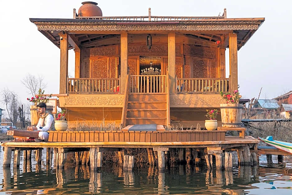 Sukoon Houseboat Dal Lake