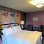 7 Springs Inn & Suites