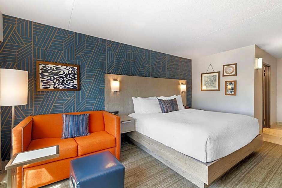 Best Western Plus Landmark Inn
