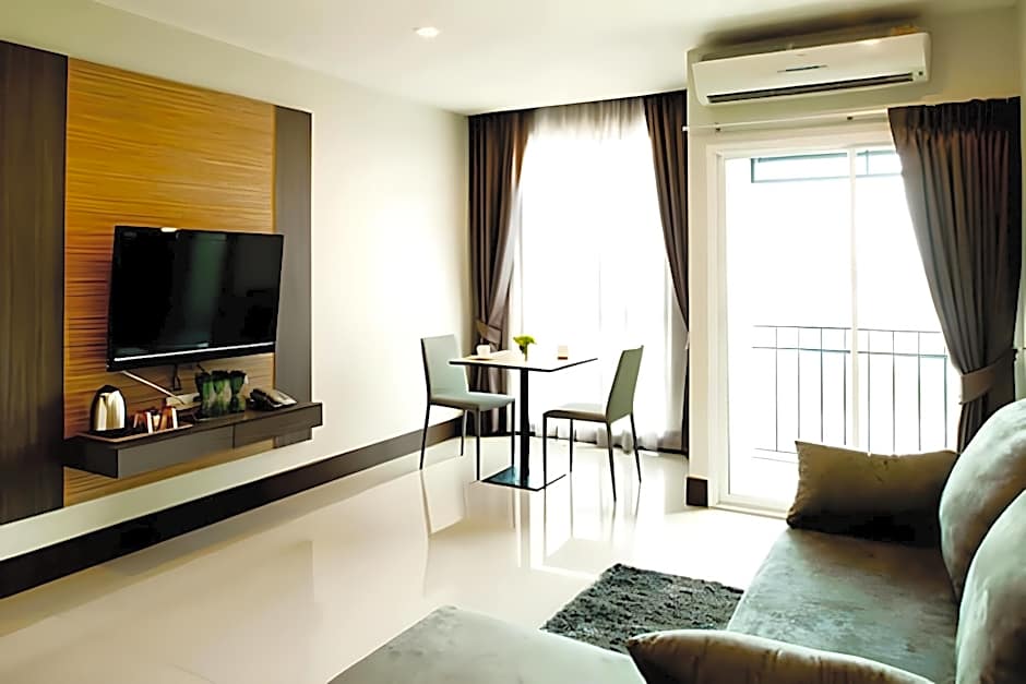 Crystal Suites Suvarnbhumi Airport