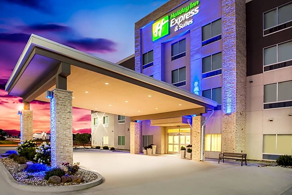 Holiday Inn Express & Suites Litchfield By IHG