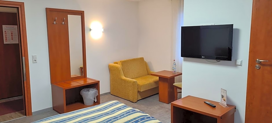 M-A-S-Hotel