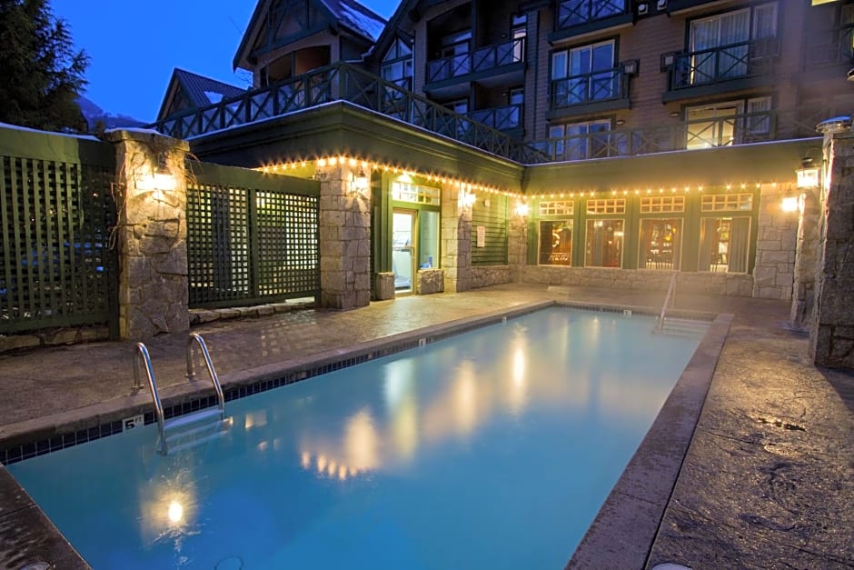 Pinnacle Hotel Whistler