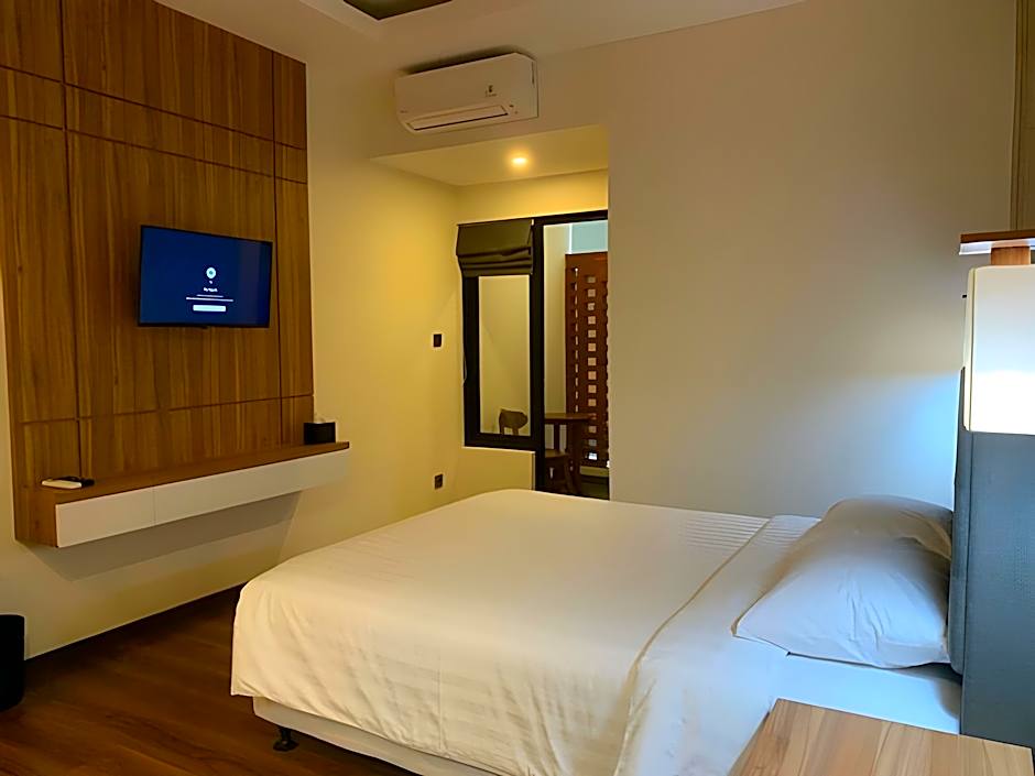 Urbanview Hotel Nardis Living near UMY