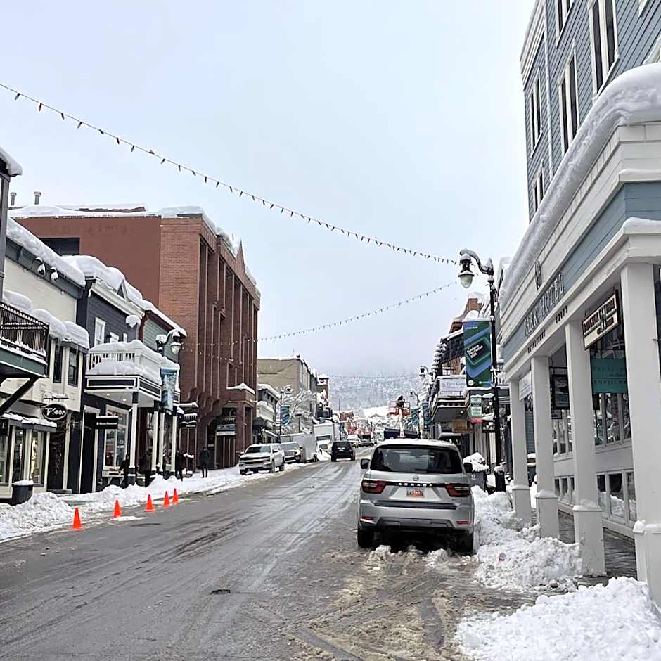 SUNDANCE Condo at The Park Hotel