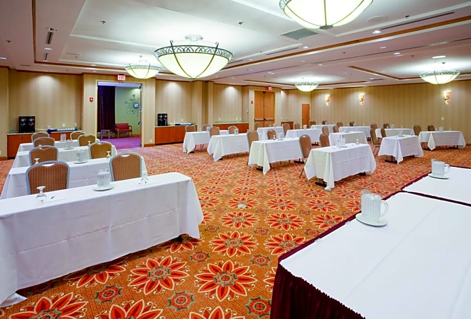 Holiday Inn Petersburg North- Fort Lee, an IHG Hotel