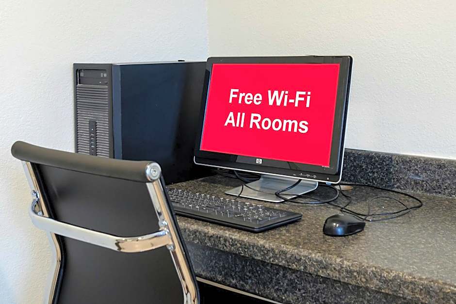 Red Roof PLUS+ Hammond