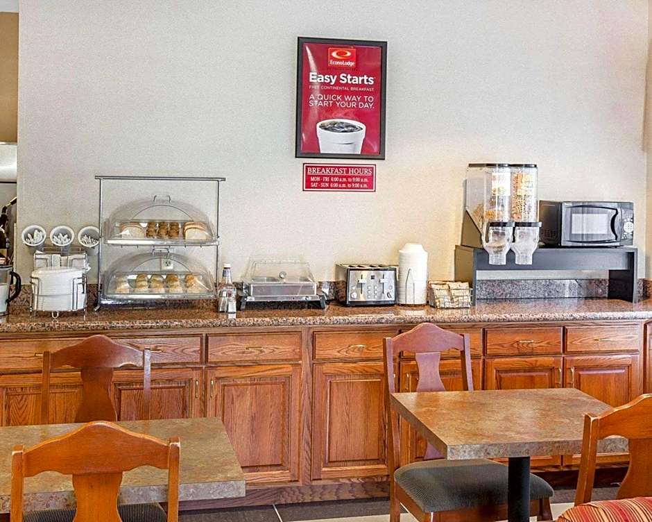 Econo Lodge Brunswick Travel Center