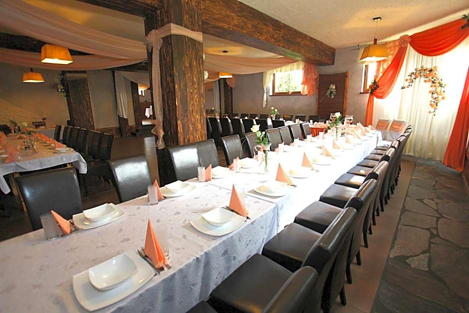 Gościniec pod Strzechą