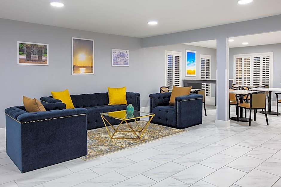 Days Inn by Wyndham Granbury