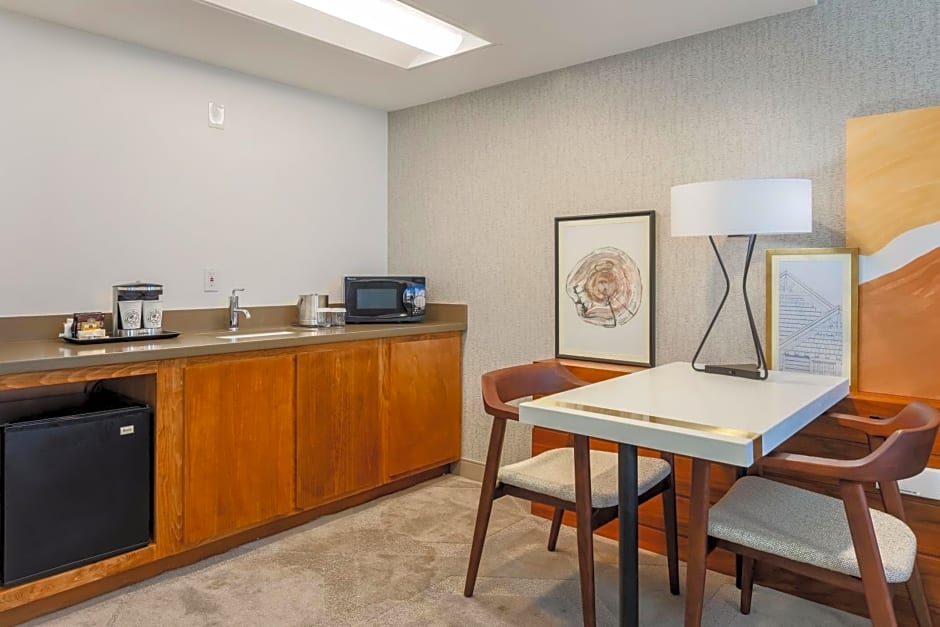 DoubleTree Suites by Hilton Hotel Sacramento – Rancho Cordova