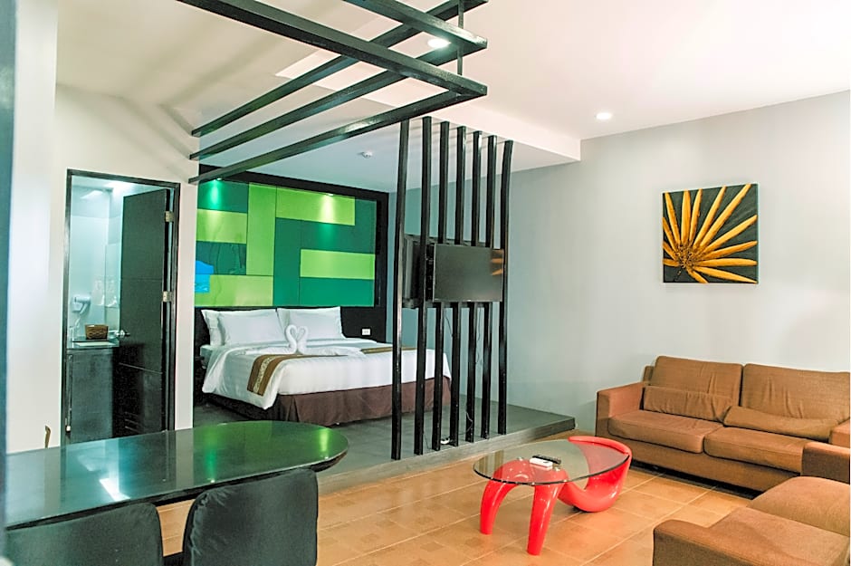 Photo 1 of 6 of Suite