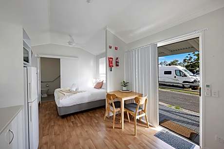 Deluxe Cabin - Sleeps 4