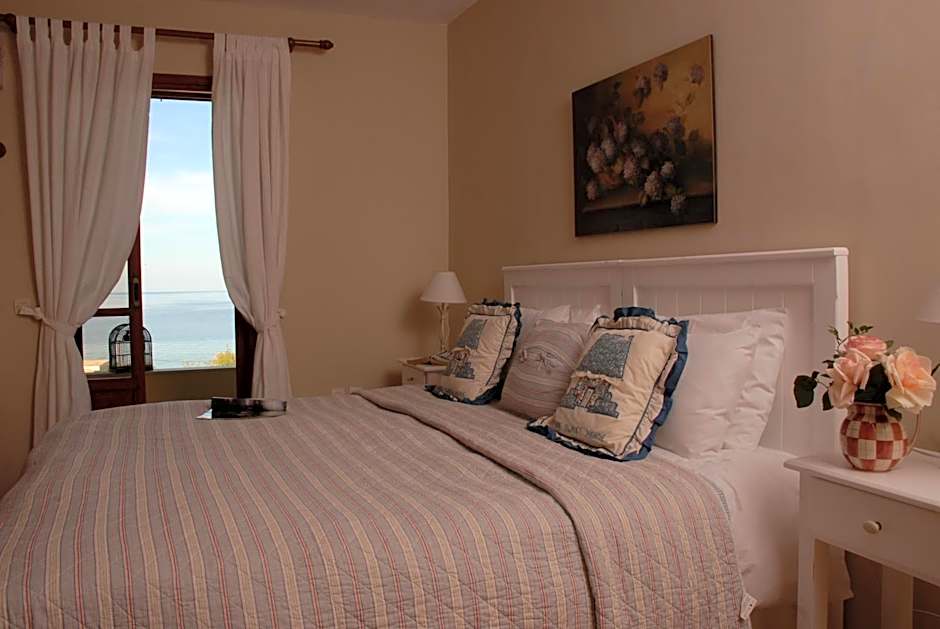 Amboula Beach Apartments