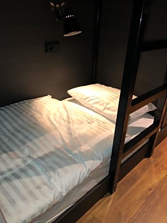 Single Bed in Mixed Dormitory Room
