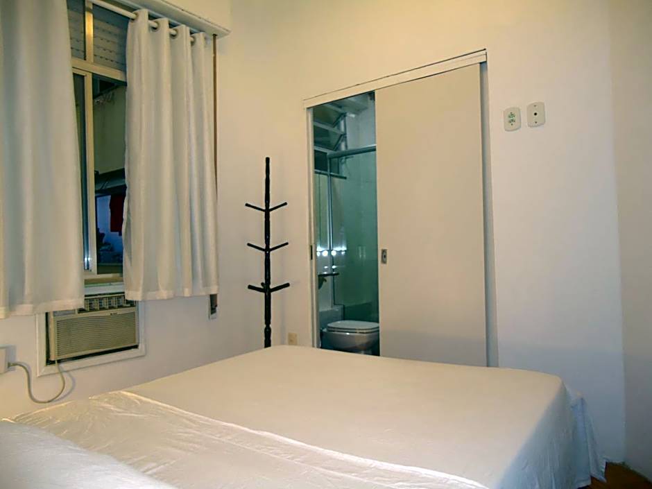 Copacabana 3 quartos ar cond a 2 qds da praia