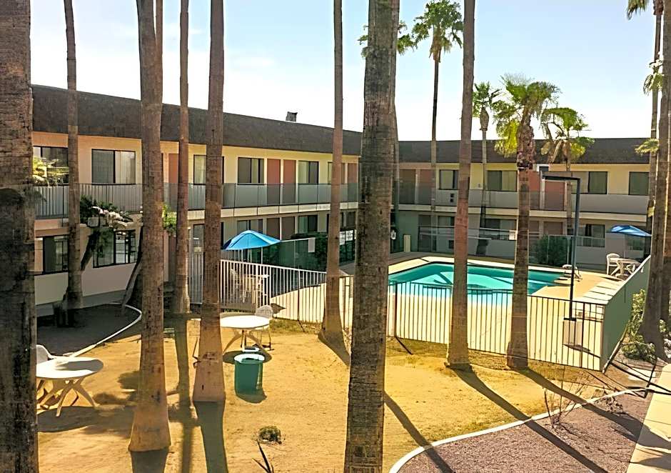 Super Inn Motel