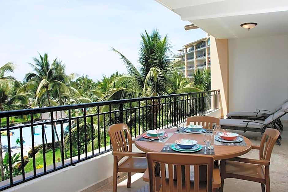 2 Bed 2 Bath, plus one den at Playa Royale Condo 3508, Free WIFI