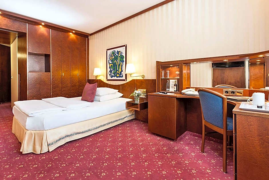 Best Western Premier Grand Hotel Russischer Hof