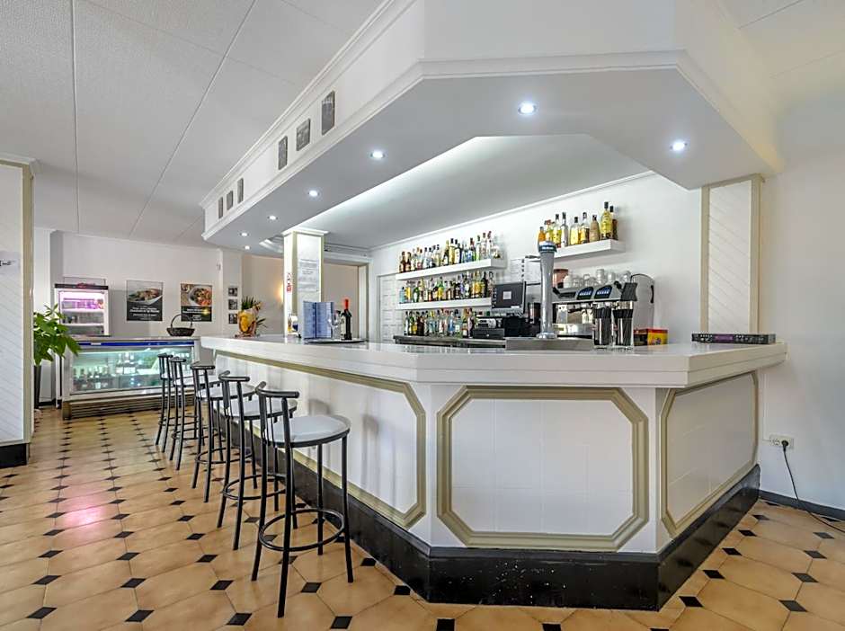 Apartamentos San Antonio Beach