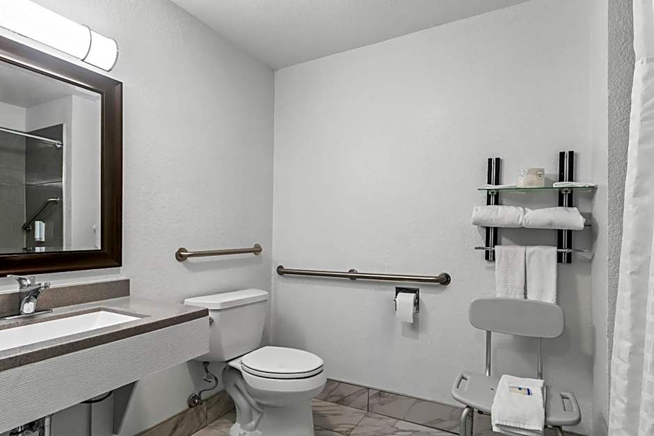Rodeway Inn Delmont