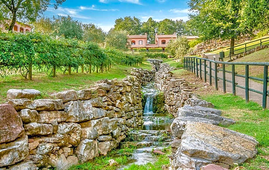 Residence with swimming-pool and thermal pools in Sorano