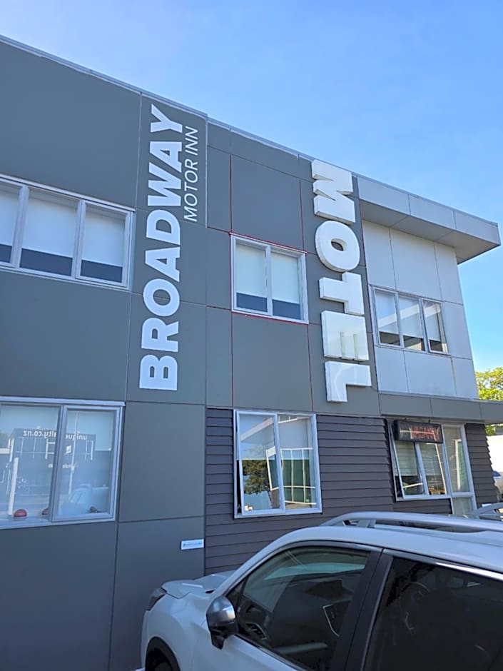 Photo 1 of 41 of Broadway Motor Inn