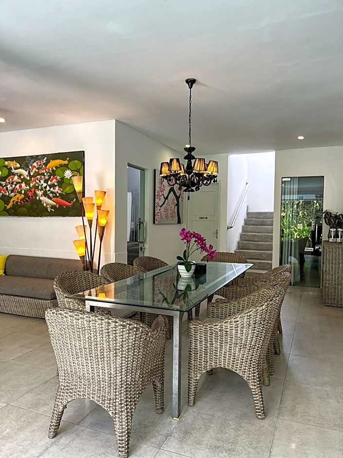 Ozamiz Villa Seminyak by Villas R Us