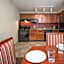 Clarion Collection Arlington Court Suites Hotel