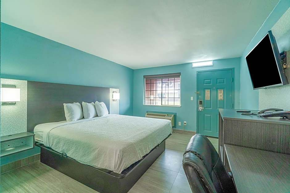 Lone Star Inn & Suites by OYO Harlingen TX