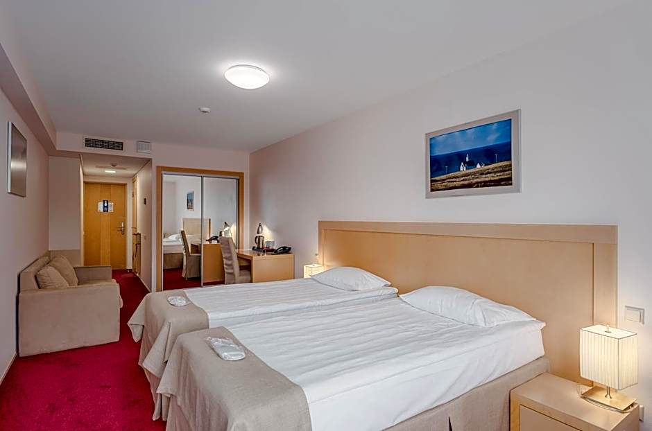 Riga Islande Hotel with FREE Parking
