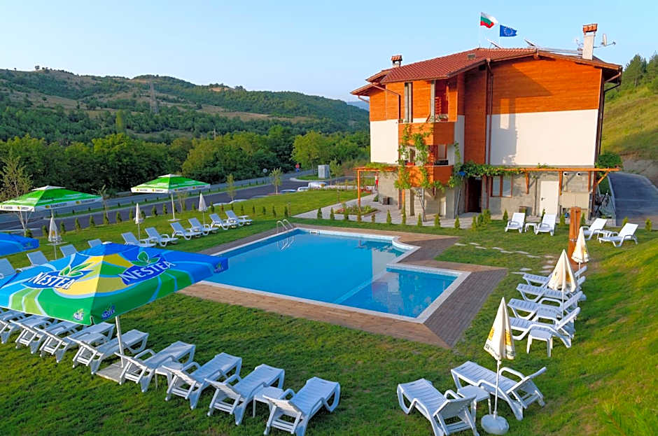 Alpine Garden Hotel (Trayanovi Dvori)